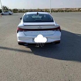 Hyundai Elantra 2021