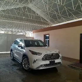 Toyota Highlander 2022