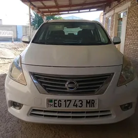 Nissan Versa 2012
