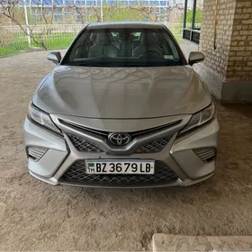 Toyota Camry 2018