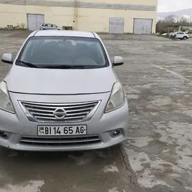 Nissan Versa 2012