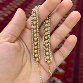 Gyzyl dakylmadyk braslet