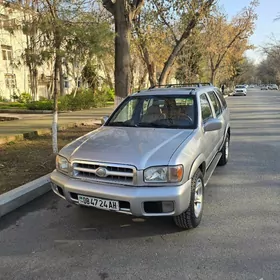 Nissan Pathfinder 2001