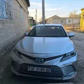 Toyota Camry 2021
