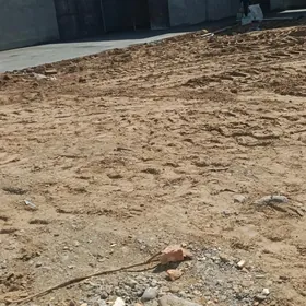 kömekçi gerek aýlyk