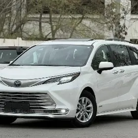 Toyota Sienna 2021