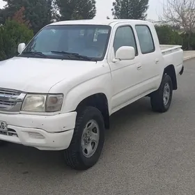Toyota Hilux 2002