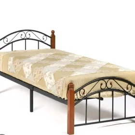 Кровать металлическая