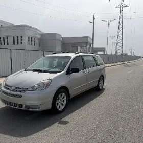 Toyota Sienna 2004