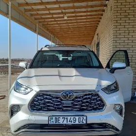 Toyota Highlander 2020