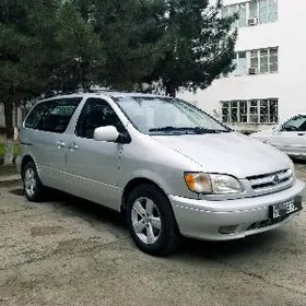 Toyota Sienna 2003