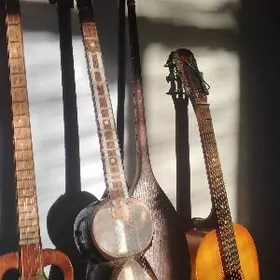 saz kaşkar tar dutar gitar