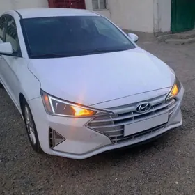 Hyundai Elantra 2019