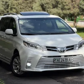 Toyota Sienna 2016