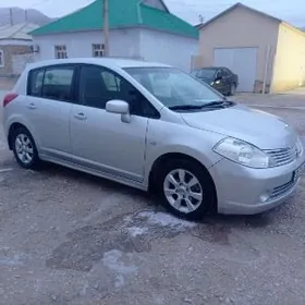 Nissan Tiida 2006