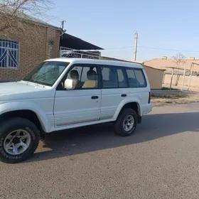 Mitsubishi Pajero 1995
