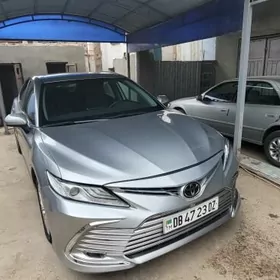 Toyota Camry 2021