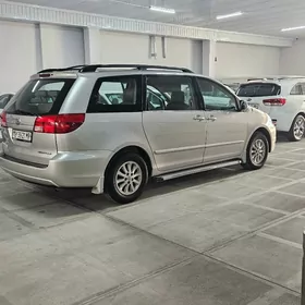 Toyota Sienna 2004