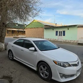 Toyota Camry 2014