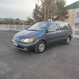 Toyota Sienna 2002