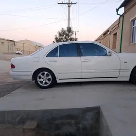 Mercedes-Benz E-Class 1996