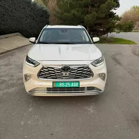 Toyota Highlander 2020