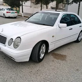 Mercedes-Benz E500 2000