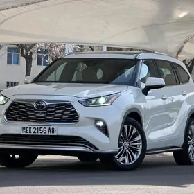 Toyota Highlander 2021