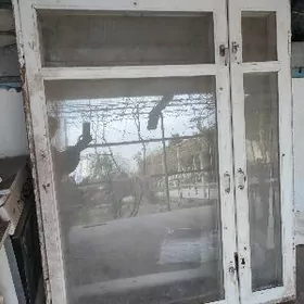 окна для дома(их 2)