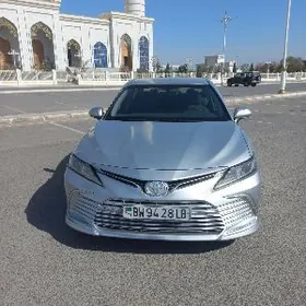 Toyota Camry 2021