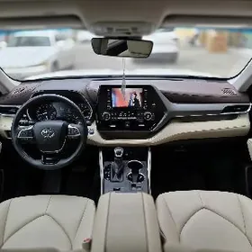 Toyota Highlander 2020