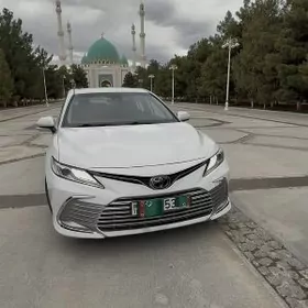 Toyota Camry 2020