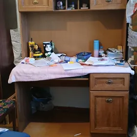 мебельный стол