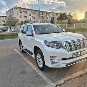 Toyota Land Cruiser Prado 2022