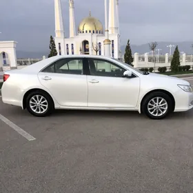 Toyota Camry 2014