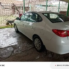 Hyundai Elantra 2011