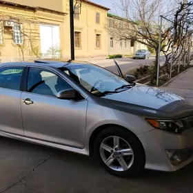 Toyota Camry 2012