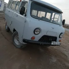 UAZ Profi 2000