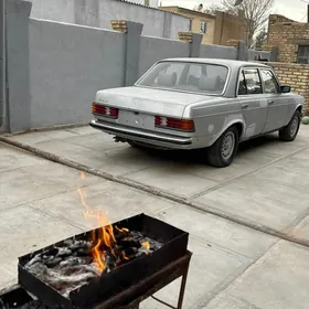 Mercedes-Benz 230E 1980