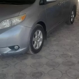 Toyota Sienna 2012
