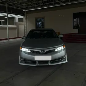 Toyota Camry 2014