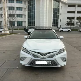 Toyota Camry 2018