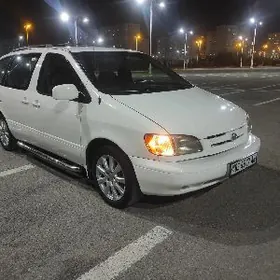 Toyota Sienna 1999