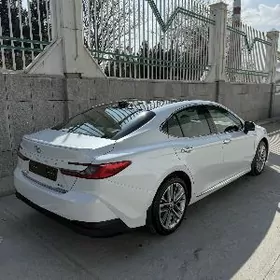Toyota Camry 2025