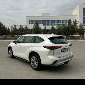 Toyota Highlander 2022