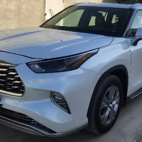 Toyota Highlander 2021