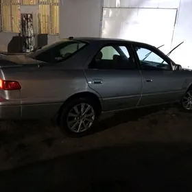 Toyota Camry 2001