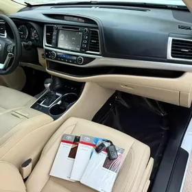 Toyota Highlander 2017