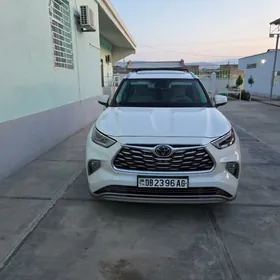 Toyota Highlander 2021