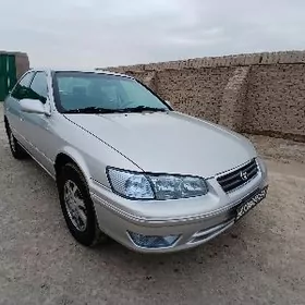 Toyota Camry 2000